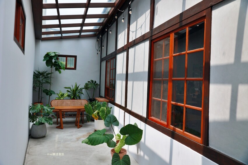 彰化市咖啡推薦巷弄長壽咖啡館︱彰化市三民市場巷弄美食.咖啡.甜點.室內小市集.手作課程