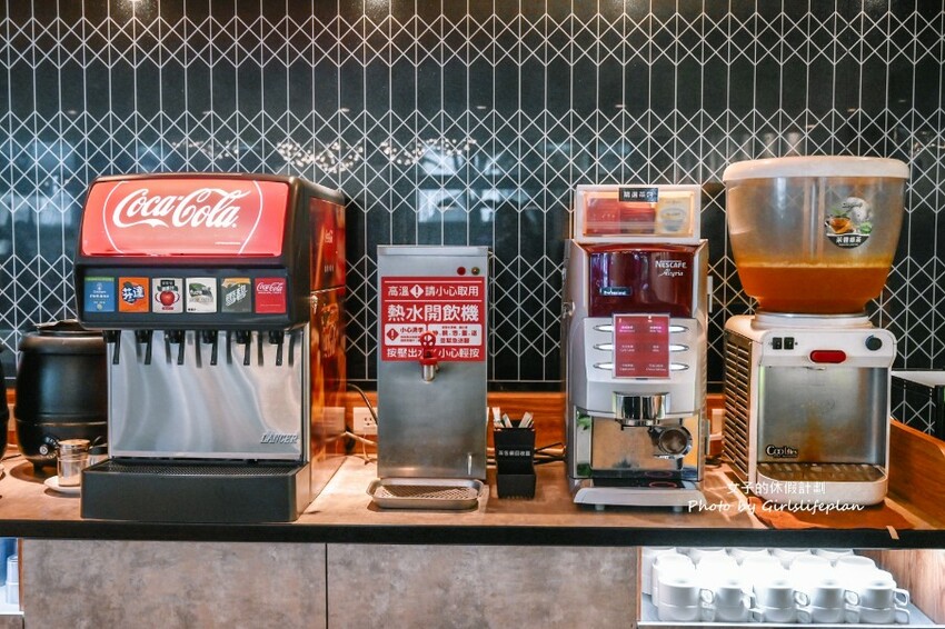 點排餐就送蒙古烤肉吃到飽，數10種蔬菜肉品，飲料.炸物.冰.主食通通吃到飽，商業午餐蒙古烤肉只要198元