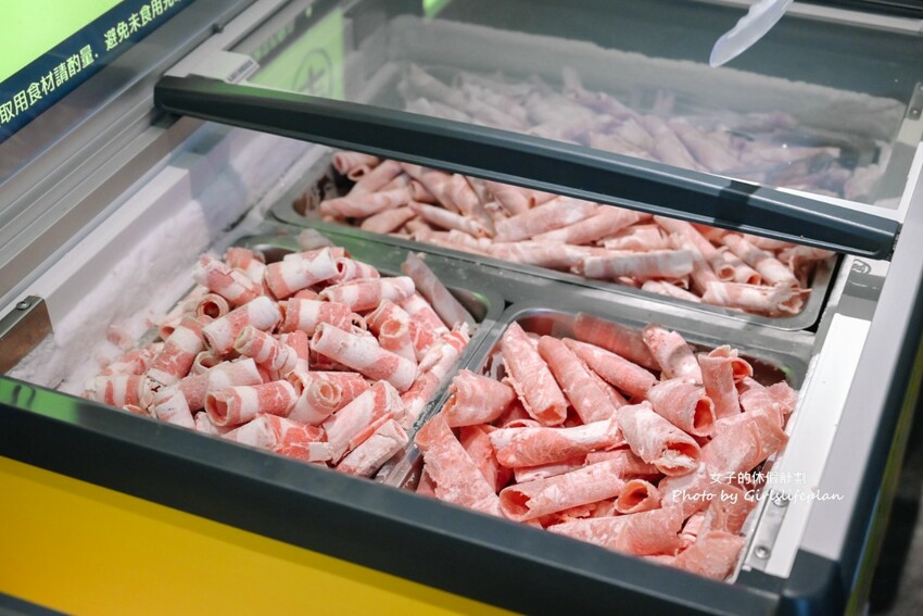 點排餐就送蒙古烤肉吃到飽，數10種蔬菜肉品，飲料.炸物.冰.主食通通吃到飽，商業午餐蒙古烤肉只要198元