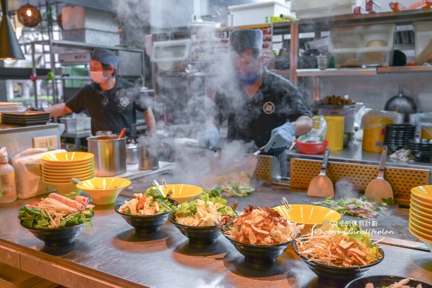 點排餐就送蒙古烤肉吃到飽，數10種蔬菜肉品，飲料.炸物.冰.主食通通吃到飽，商業午餐蒙古烤肉只要198元