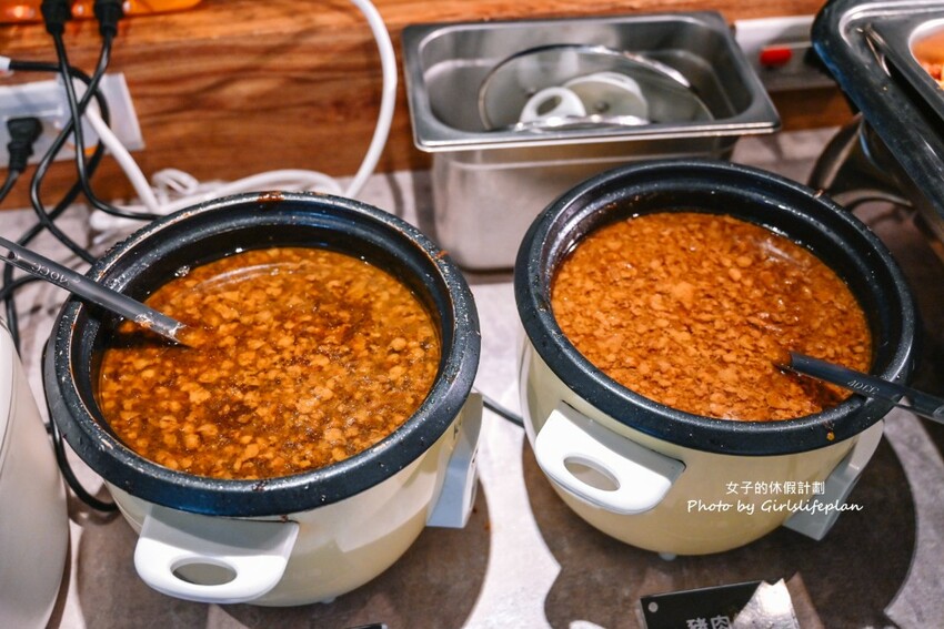 點排餐就送蒙古烤肉吃到飽，數10種蔬菜肉品，飲料.炸物.冰.主食通通吃到飽，商業午餐蒙古烤肉只要198元