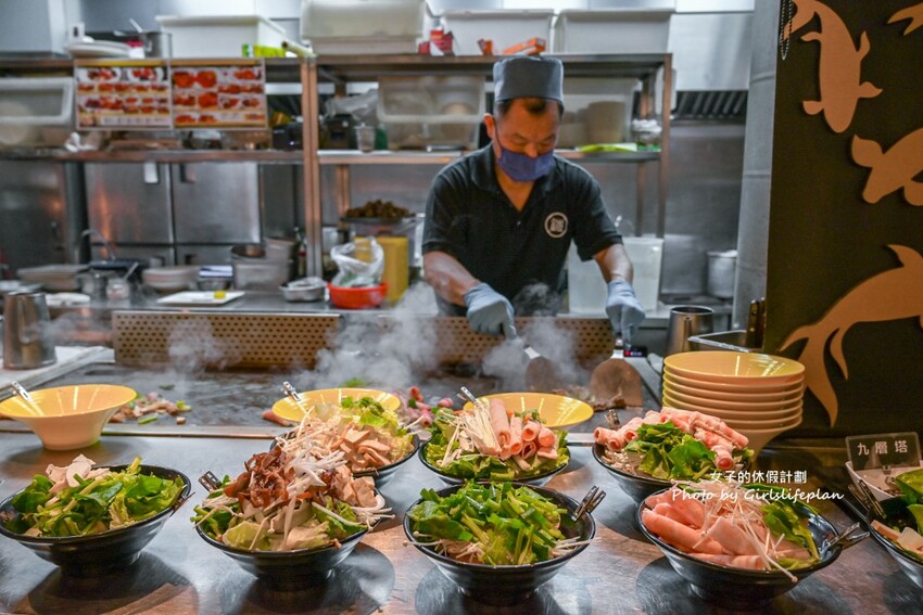 點排餐就送蒙古烤肉吃到飽，數10種蔬菜肉品，飲料.炸物.冰.主食通通吃到飽，商業午餐蒙古烤肉只要198元