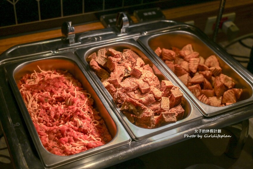 點排餐就送蒙古烤肉吃到飽，數10種蔬菜肉品，飲料.炸物.冰.主食通通吃到飽，商業午餐蒙古烤肉只要198元