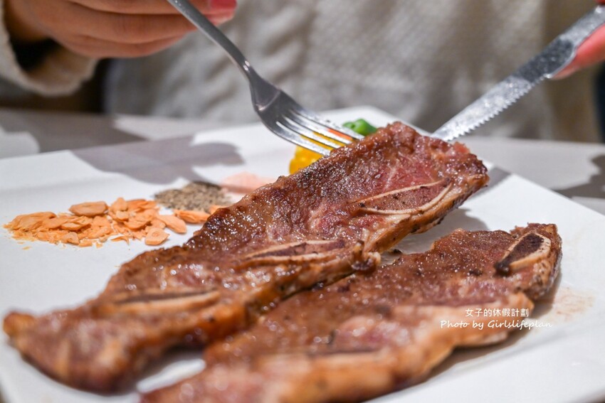 點排餐就送蒙古烤肉吃到飽，數10種蔬菜肉品，飲料.炸物.冰.主食通通吃到飽，商業午餐蒙古烤肉只要198元