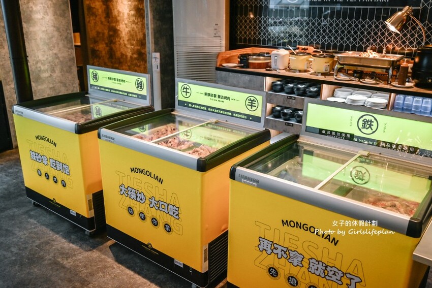 點排餐就送蒙古烤肉吃到飽，數10種蔬菜肉品，飲料.炸物.冰.主食通通吃到飽，商業午餐蒙古烤肉只要198元