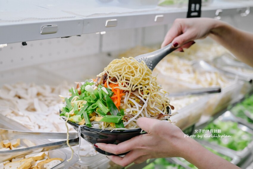 點排餐就送蒙古烤肉吃到飽，數10種蔬菜肉品，飲料.炸物.冰.主食通通吃到飽，商業午餐蒙古烤肉只要198元