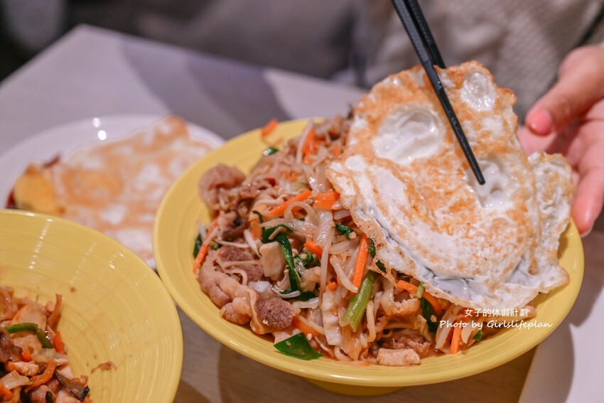 點排餐就送蒙古烤肉吃到飽，數10種蔬菜肉品，飲料.炸物.冰.主食通通吃到飽，商業午餐蒙古烤肉只要198元