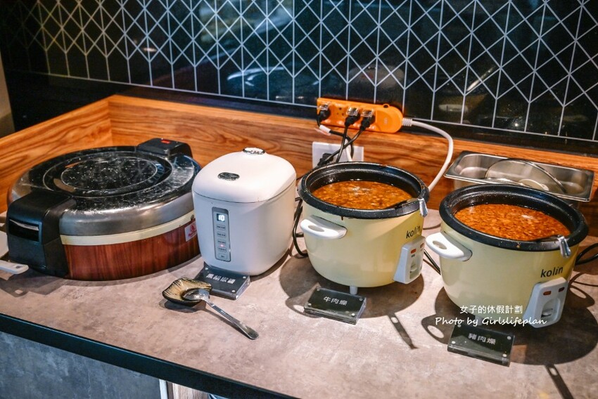 點排餐就送蒙古烤肉吃到飽，數10種蔬菜肉品，飲料.炸物.冰.主食通通吃到飽，商業午餐蒙古烤肉只要198元