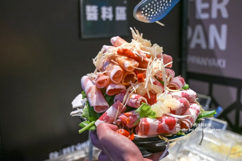 點排餐就送蒙古烤肉吃到飽，數10種蔬菜肉品，飲料.炸物.冰.主食通通吃到飽，商業午餐蒙古烤肉只要198元