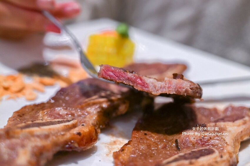 點排餐就送蒙古烤肉吃到飽，數10種蔬菜肉品，飲料.炸物.冰.主食通通吃到飽，商業午餐蒙古烤肉只要198元