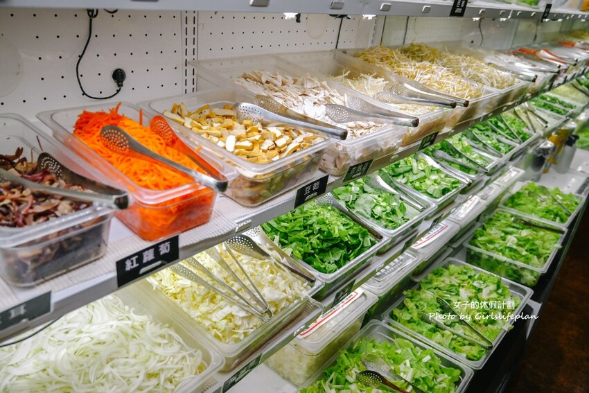 點排餐就送蒙古烤肉吃到飽，數10種蔬菜肉品，飲料.炸物.冰.主食通通吃到飽，商業午餐蒙古烤肉只要198元