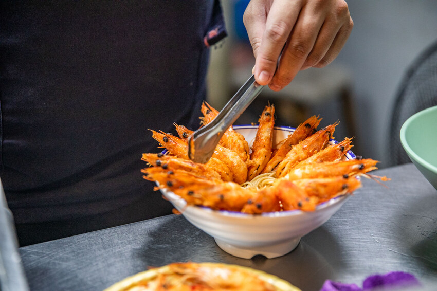 別再只知道拉麵吃到飽！【山禾堂拉麵】全新海鮮拉麵系列澎湃登場，讓你一次吃到爽。