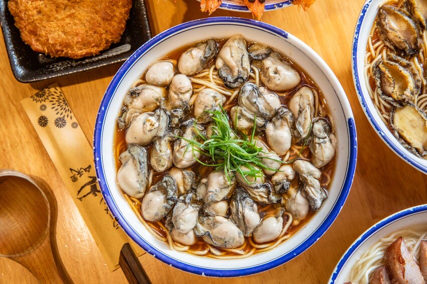 別再只知道拉麵吃到飽！【山禾堂拉麵】全新海鮮拉麵系列澎湃登場，讓你一次吃到爽。