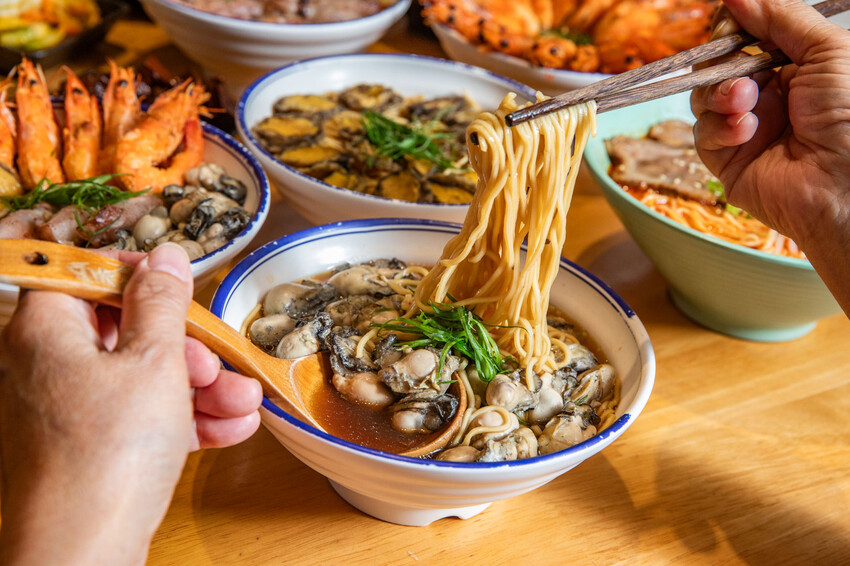 別再只知道拉麵吃到飽！【山禾堂拉麵】全新海鮮拉麵系列澎湃登場，讓你一次吃到爽。