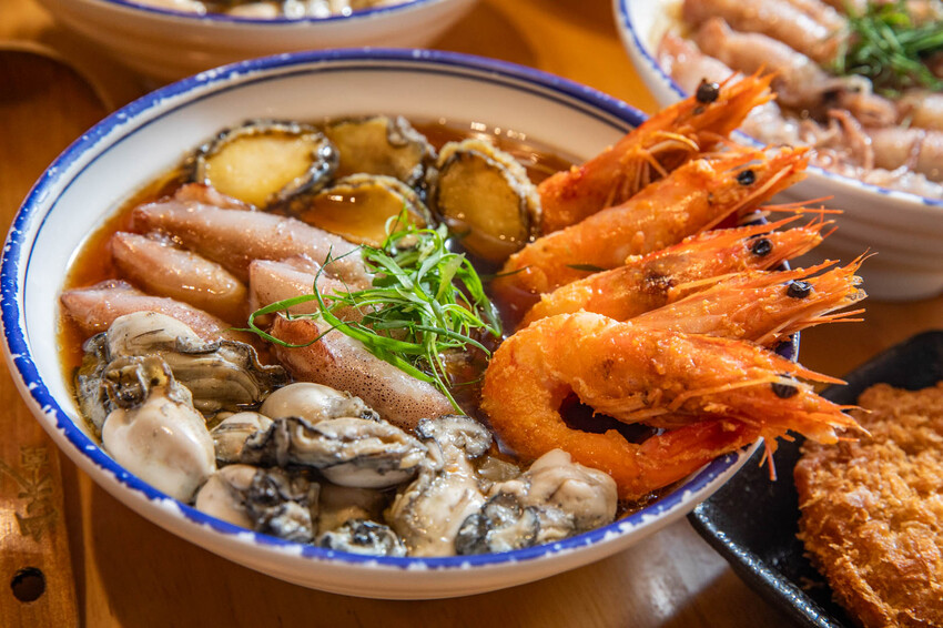 別再只知道拉麵吃到飽！【山禾堂拉麵】全新海鮮拉麵系列澎湃登場，讓你一次吃到爽。