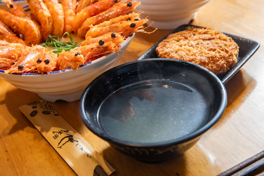 別再只知道拉麵吃到飽！【山禾堂拉麵】全新海鮮拉麵系列澎湃登場，讓你一次吃到爽。