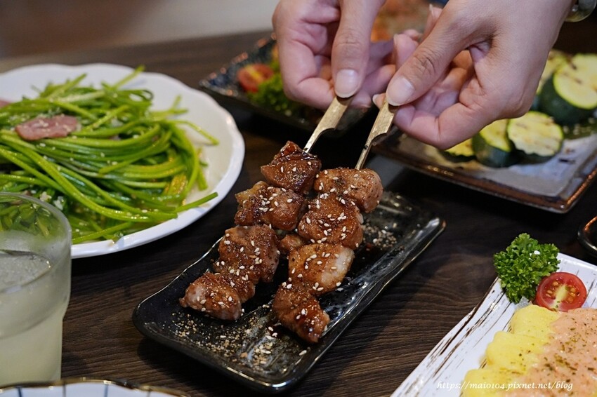 板橋居酒屋推薦｜香炬居酒屋～新開幕！平價的消費、美味的餐點，另有包廂座位適合三五好友聚餐