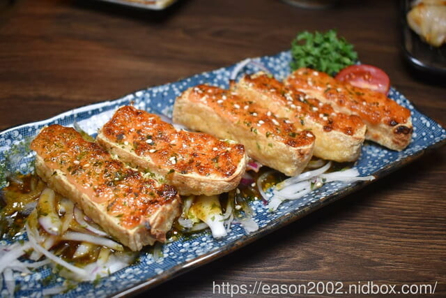 板橋美食推薦 | 香炬居酒屋 Google評論4.9顆星 推薦菜單:明太子臭豆腐