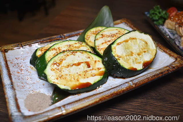 板橋美食推薦 | 香炬居酒屋 Google評論4.9顆星 推薦菜單:明太子臭豆腐