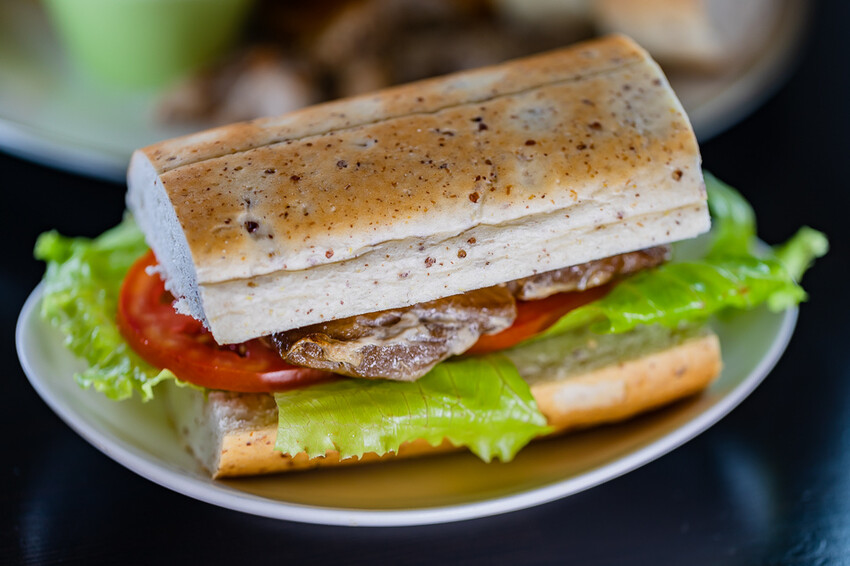 左營美食 – 拉茉咖啡 Lamore coffee x 蓮池潭龍虎塔旁飽覽名勝風光