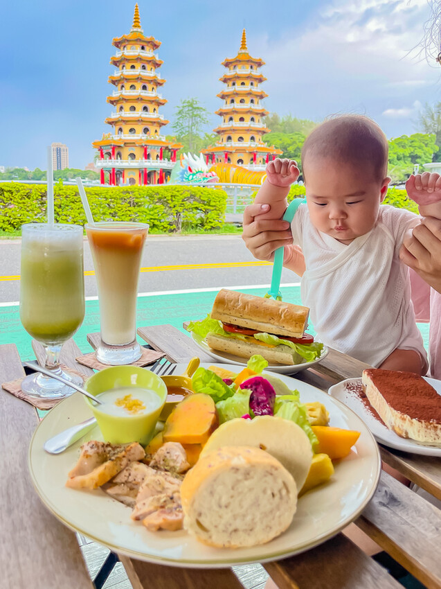 左營美食 – 拉茉咖啡 Lamore coffee x 蓮池潭龍虎塔旁飽覽名勝風光