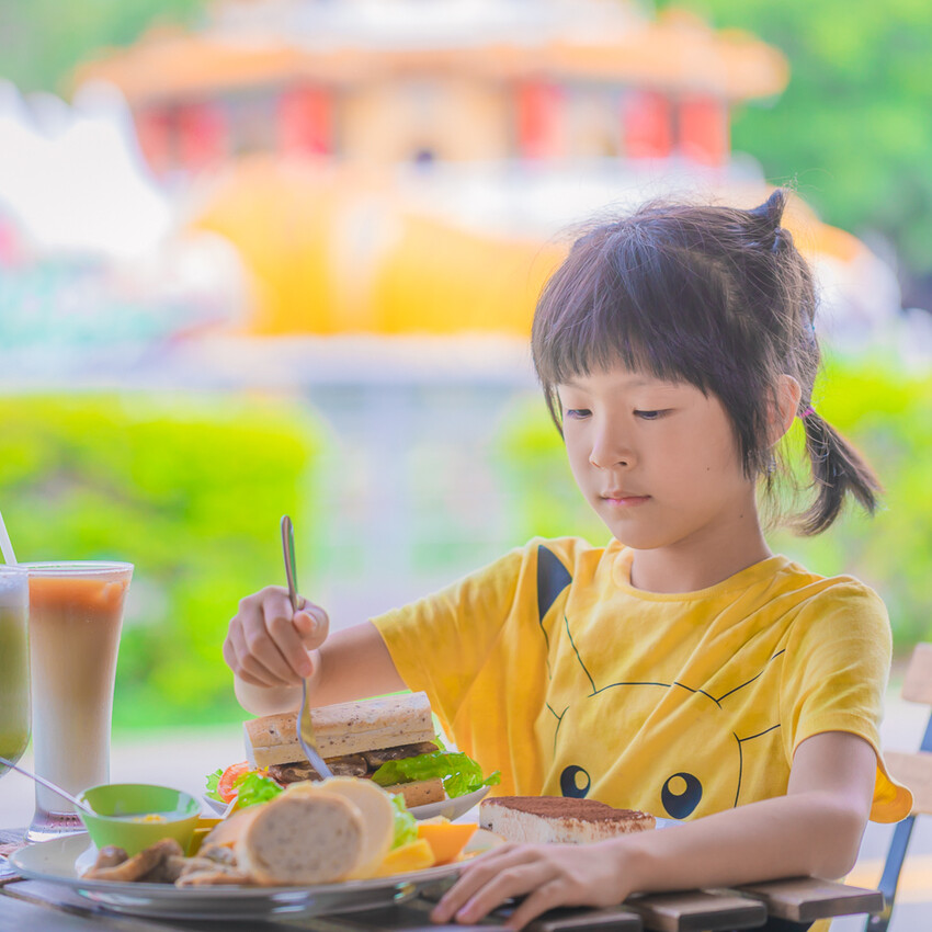 左營美食 – 拉茉咖啡 Lamore coffee x 蓮池潭龍虎塔旁飽覽名勝風光