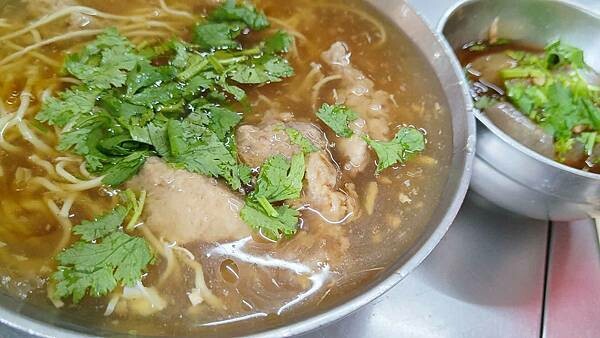 【樹林美食】無名肉羹麵｜超級巨無霸份量無名小吃店，份量足足比別人家大三倍！