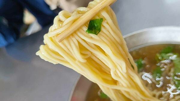 【樹林美食】無名肉羹麵｜超級巨無霸份量無名小吃店，份量足足比別人家大三倍！