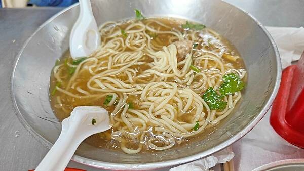 【樹林美食】無名肉羹麵｜超級巨無霸份量無名小吃店，份量足足比別人家大三倍！
