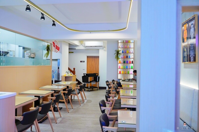 內餡交易林口店 文青風格的麵食館 手工鮮蝦雲吞超有料 一吃就愛上!