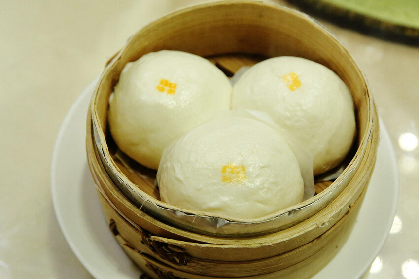 晶宴會館新品牌「晶粵軒烤鴨餐廳」，主打烤鴨搭配港式小點跟經典