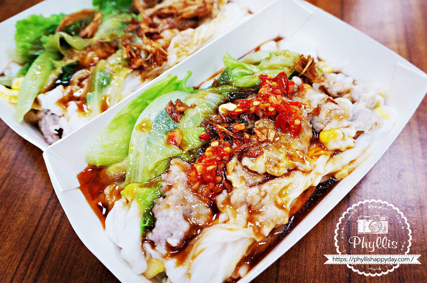 中壢夜市 廣東腸粉 皮薄餡多獨家醬料超香 大排長龍也願意的夜市美食! - 相片中的菲莉絲