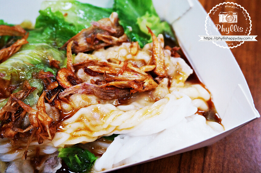 中壢夜市 廣東腸粉 皮薄餡多獨家醬料超香 大排長龍也願意的夜市美食! - 相片中的菲莉絲