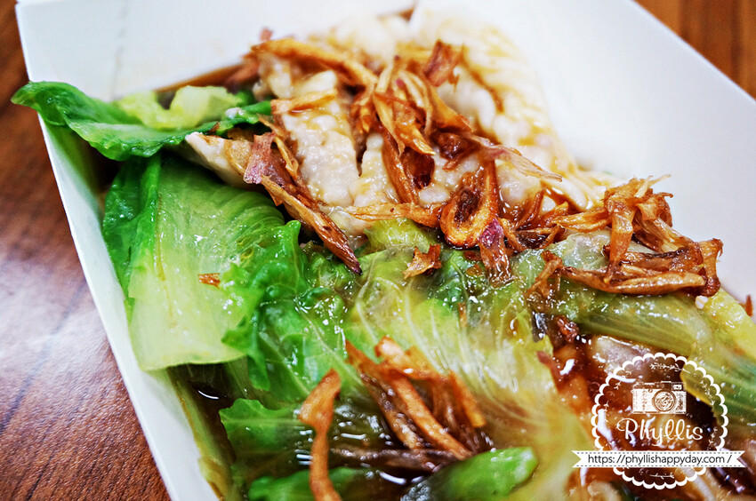 中壢夜市 廣東腸粉 皮薄餡多獨家醬料超香 大排長龍也願意的夜市美食! - 相片中的菲莉絲