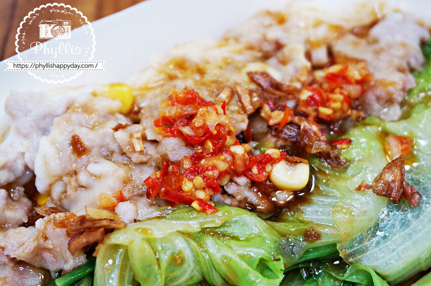 中壢夜市 廣東腸粉 皮薄餡多獨家醬料超香 大排長龍也願意的夜市美食! - 相片中的菲莉絲