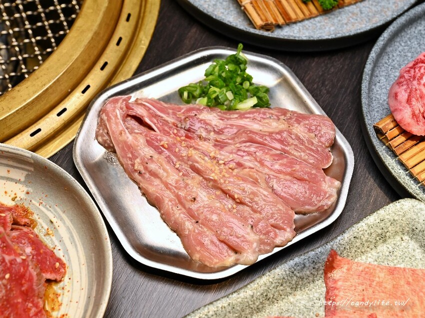 火火燒肉販賣所｜台中新開燒肉店，一開幕就爆紅，網評高達4.9分，想吃請提前訂位！