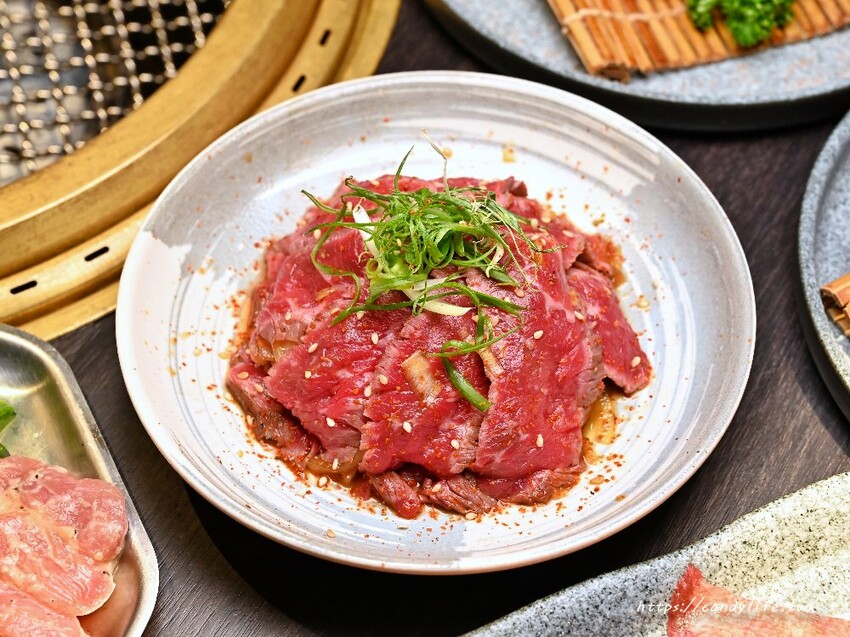 火火燒肉販賣所｜台中新開燒肉店，一開幕就爆紅，網評高達4.9分，想吃請提前訂位！