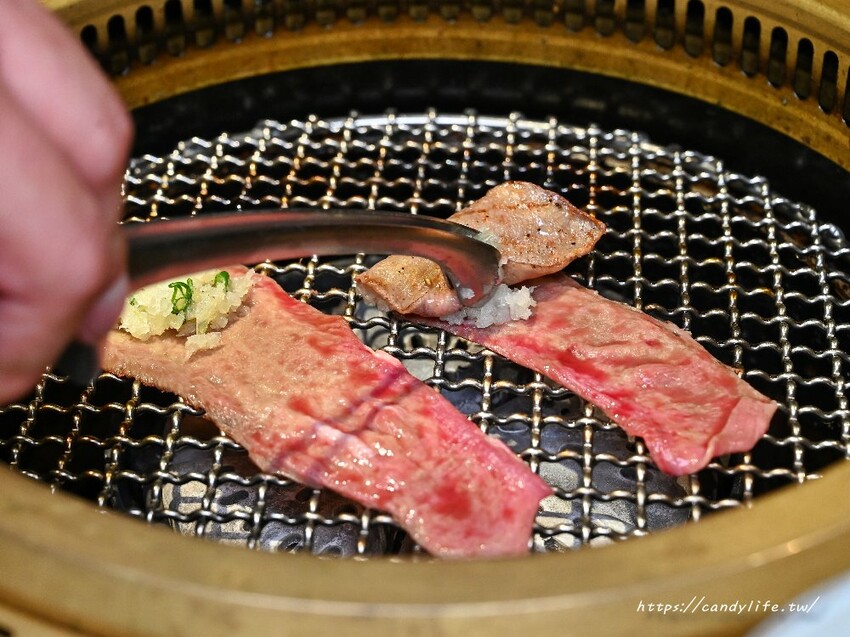 火火燒肉販賣所｜台中新開燒肉店，一開幕就爆紅，網評高達4.9分，想吃請提前訂位！