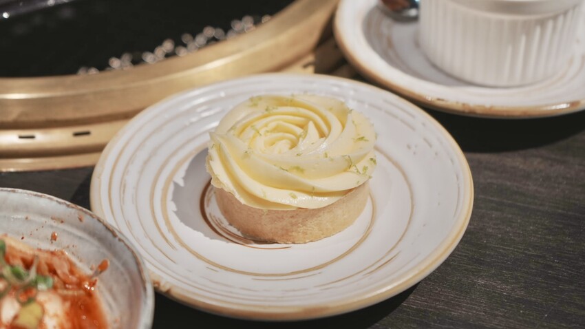 台中燒肉推薦!火火燒肉販賣所,享受桌邊代烤服務與澎湃美食