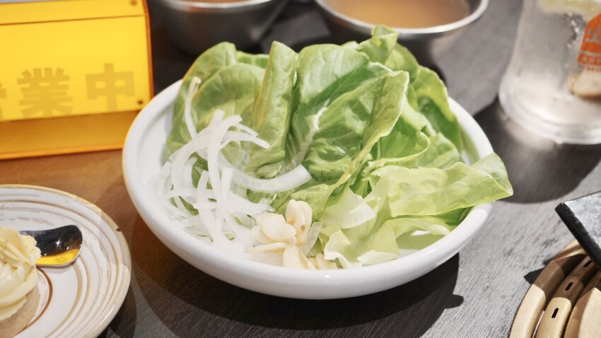 台中燒肉推薦!火火燒肉販賣所,享受桌邊代烤服務與澎湃美食