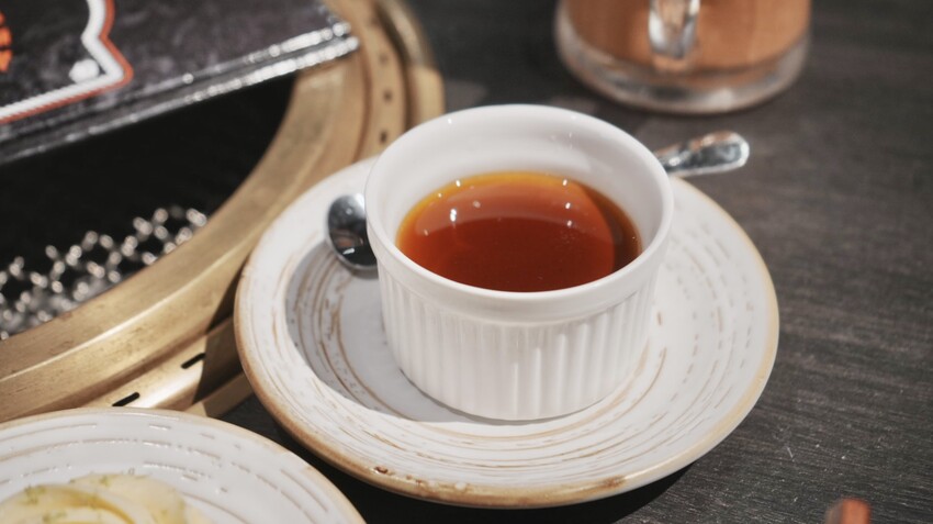 台中燒肉推薦!火火燒肉販賣所,享受桌邊代烤服務與澎湃美食