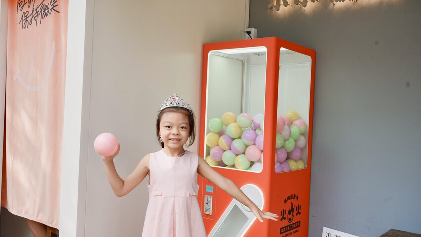 台中燒肉推薦!火火燒肉販賣所,享受桌邊代烤服務與澎湃美食