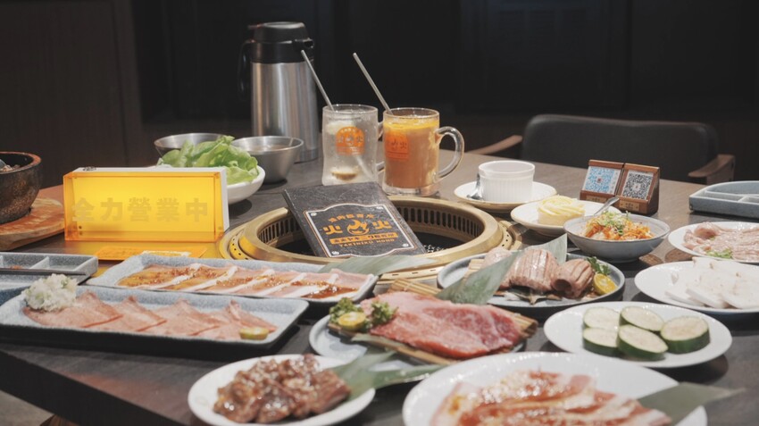 台中燒肉推薦!火火燒肉販賣所,享受桌邊代烤服務與澎湃美食