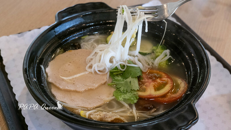 台中市北屯區文之森 蔬食餐飲圖書館| 麻辣干鍋…是素食庭園餐廳