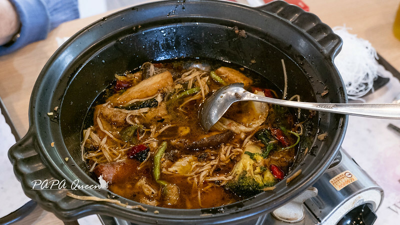 台中市北屯區文之森 蔬食餐飲圖書館| 麻辣干鍋…是素食庭園餐廳