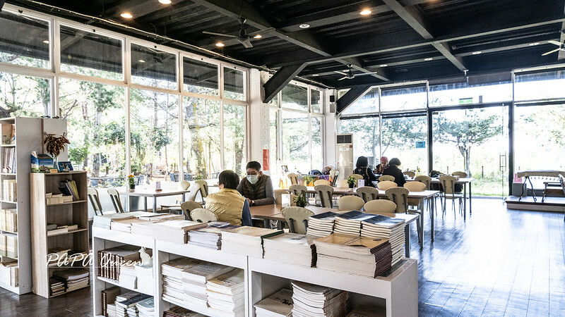 台中市北屯區文之森 蔬食餐飲圖書館| 麻辣干鍋…是素食庭園餐廳