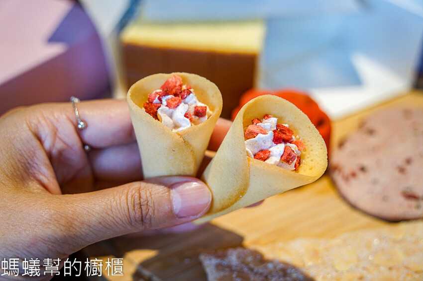 金格喜餅 | 喜餅試吃推薦，絕美漫舞花境雙層禮盒。 - 螞蟻幫的櫥櫃