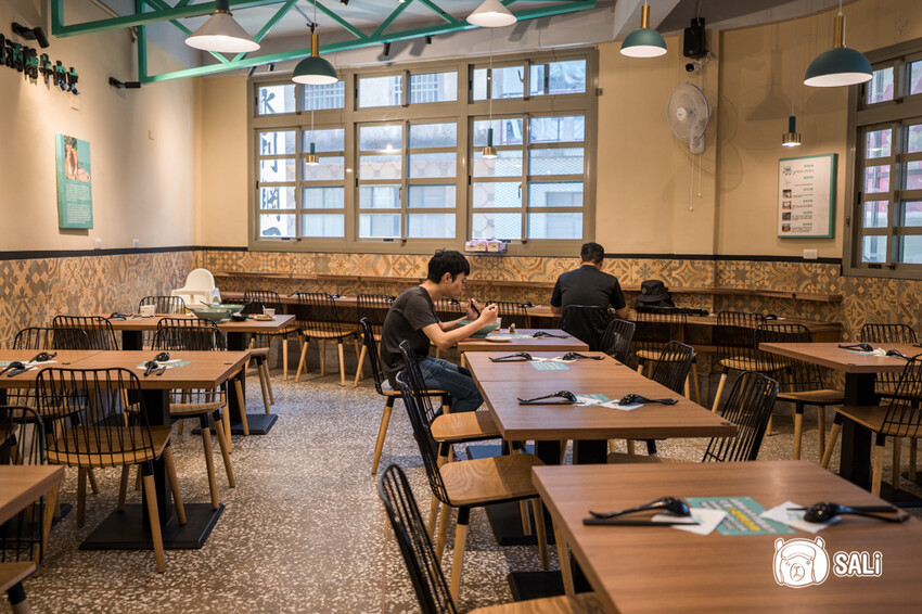 圓頭肉乾金城榮泰店｜金門美食，創始鮮沖溫體酒糟牛肉麵，小菜吃到飽