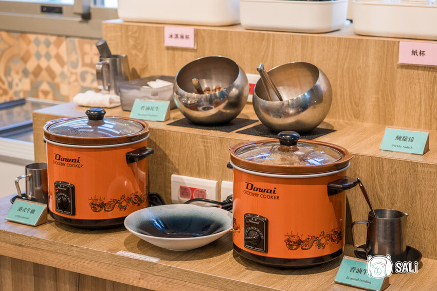 圓頭肉乾金城榮泰店｜金門美食，創始鮮沖溫體酒糟牛肉麵，小菜吃到飽