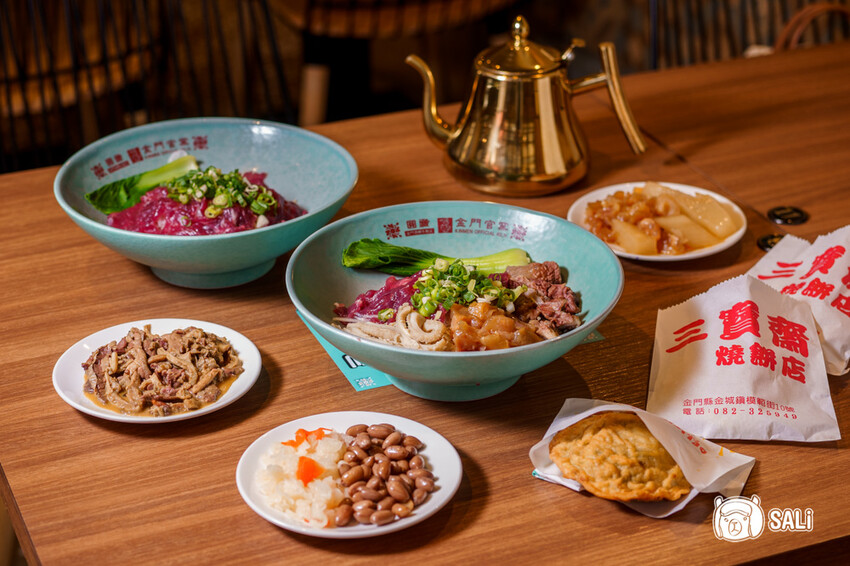 圓頭肉乾金城榮泰店｜金門美食，創始鮮沖溫體酒糟牛肉麵，小菜吃到飽
